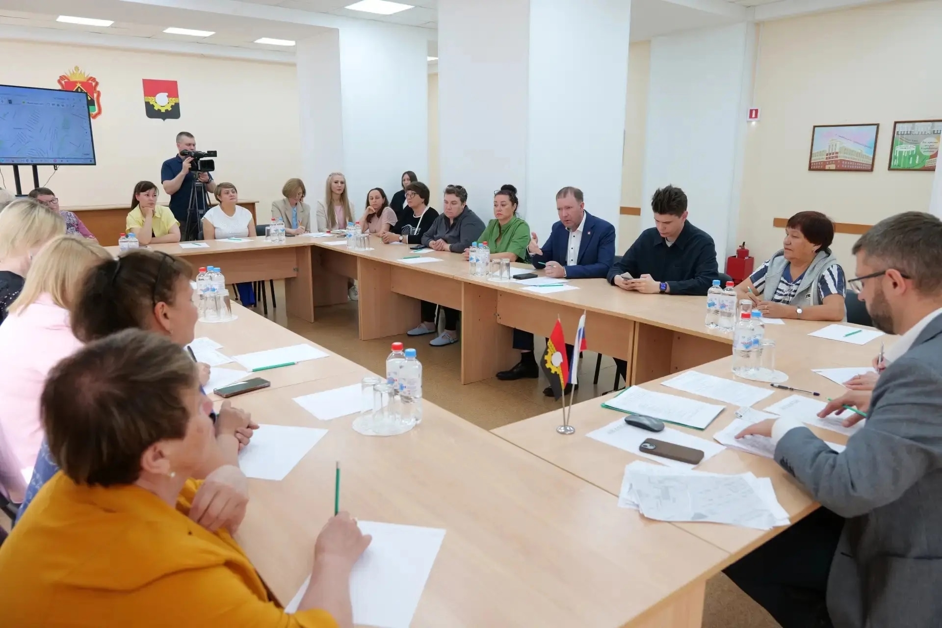 Глава города Кемерово Дмитрий Анисимов провел встречу с жителями Кировского района